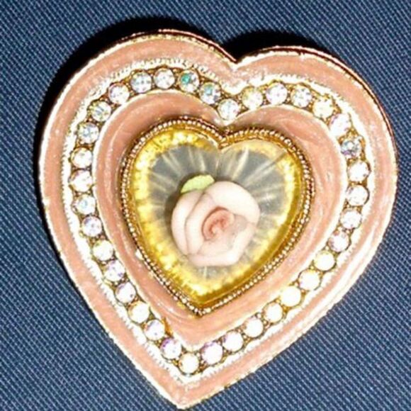 Heart Shaped Pin Peach Enamel AB Crystals Champhor - Picture 1 of 7